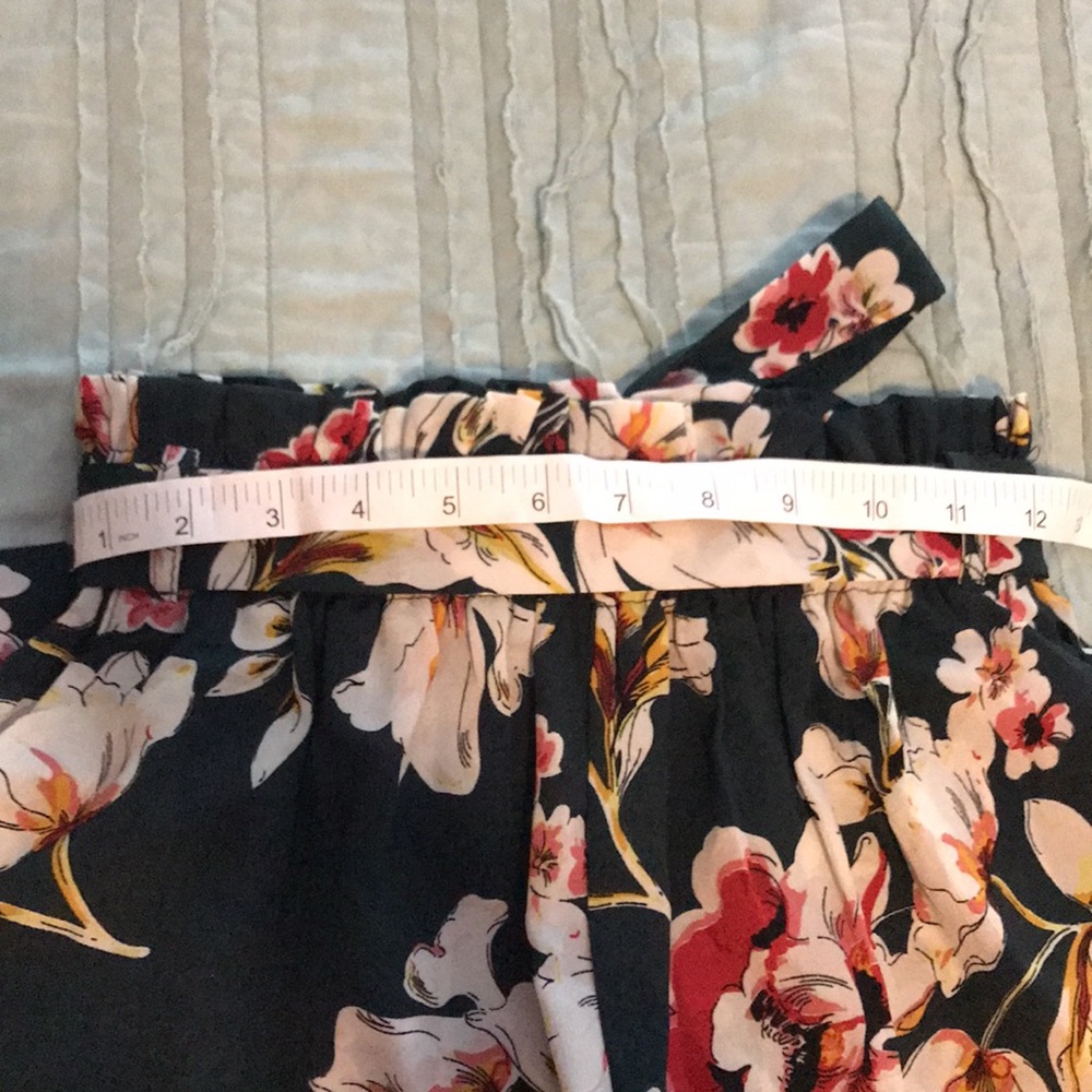 Minit Fashion! Front Tied Fabric Flowy Elastic Floral Shorts NWOT! - Picture 11 of 12